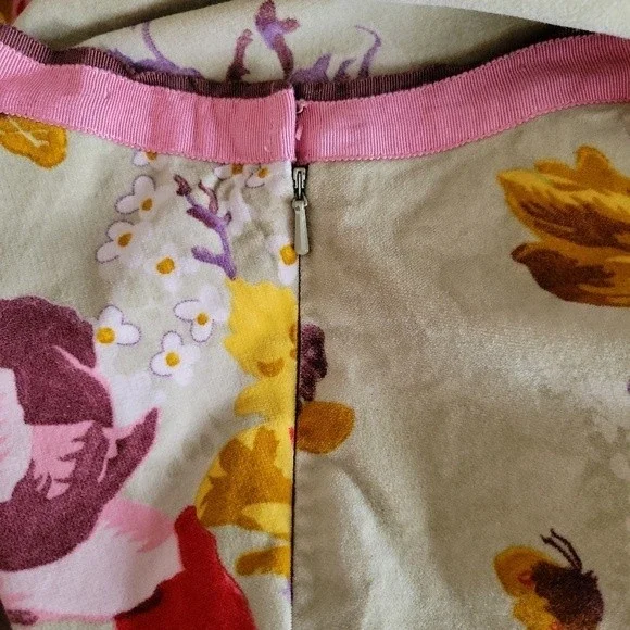 Elevenses by Anthro | Women's Green Pink Velvet Pencil Skirt - Size 8 - Flaw - Picture 7 of 8